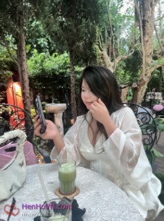 Bốngg Yêuu Les